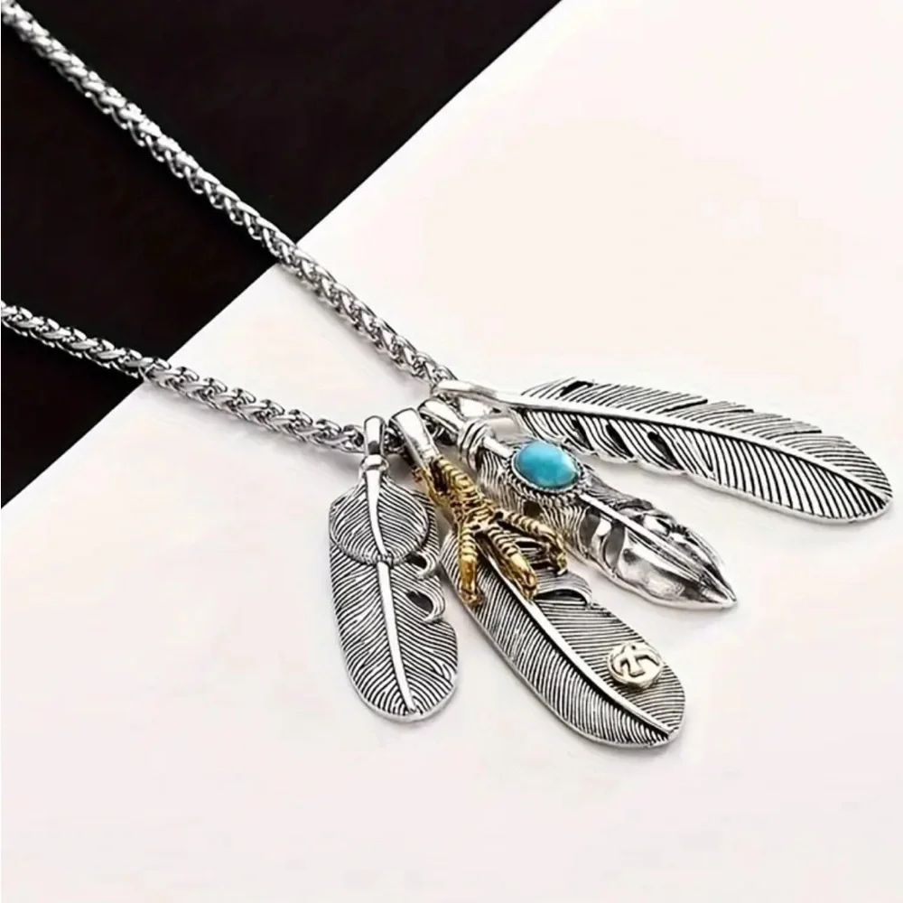 Silver Feather Pendant Necklace.
